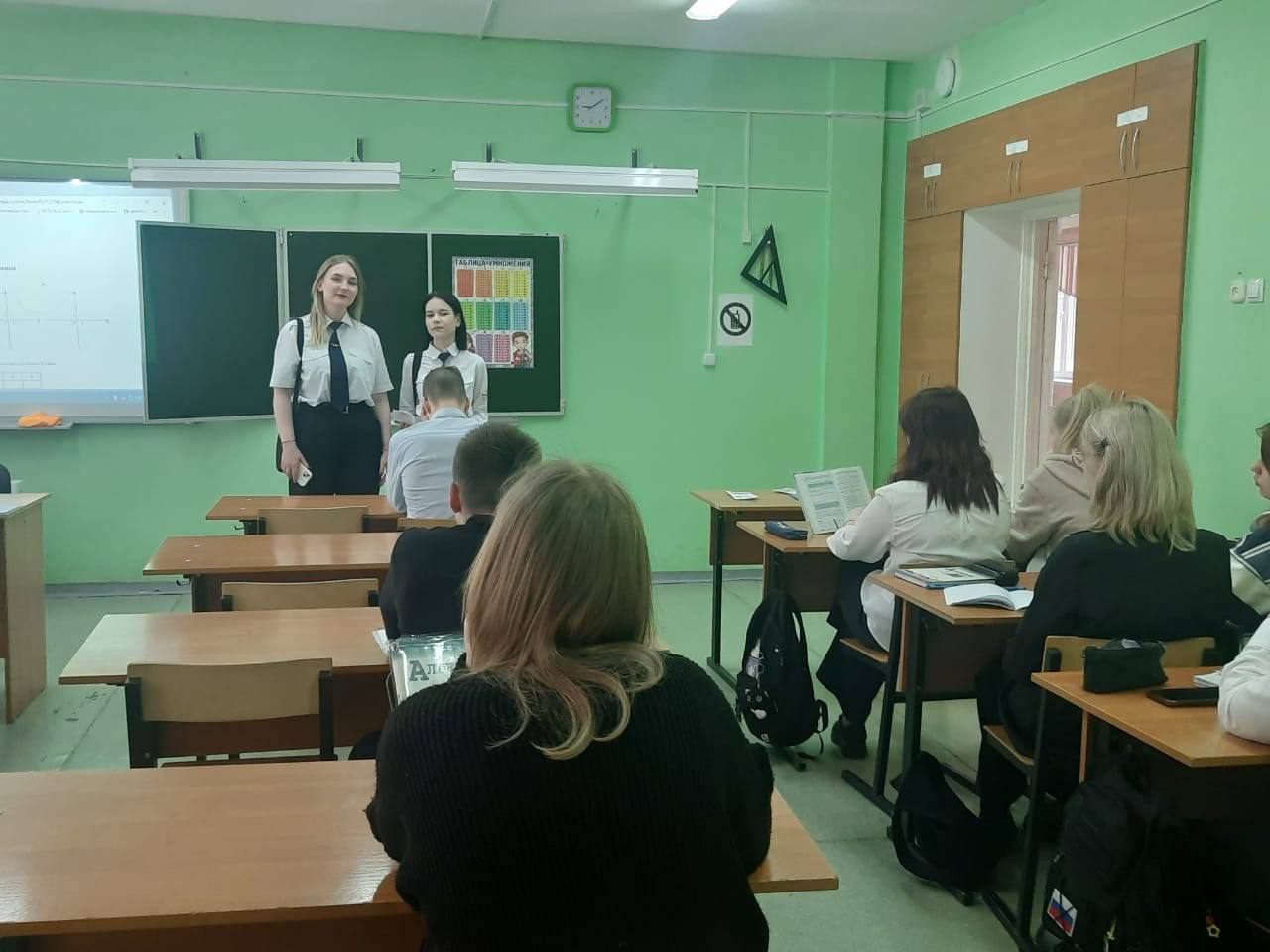 Для учащихся 9-х классов прошла профориентационная встреча с представителями Узловского железнодорожного техникума-филиала ПГУПС.