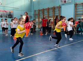 В канун приближающегося праздника защитников Отечества для учащихся 1-х классов прошли спортивные состязания «Весёлые старты!».