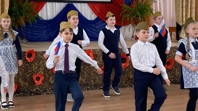 Фестиваль театрализованной военно-патриотической песни «Виват, Россия!», 4-е классы.
