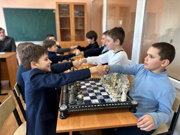 В честь Дня защитника Отечества в нашей школе состоялся шахматный турнир.