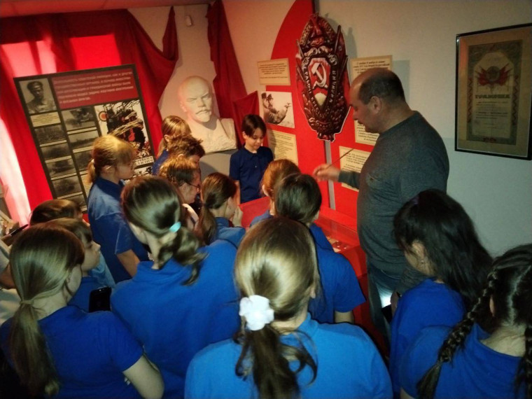 Отряд ЮИД нашей школы посетил с экскурсией Центр профессиональной подготовки УМВД России по Тульской области.