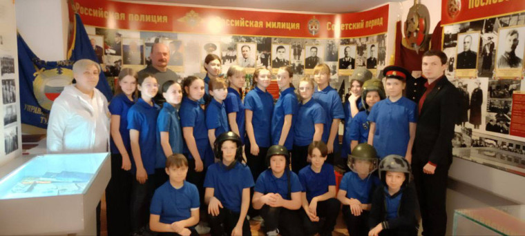 Отряд ЮИД нашей школы посетил с экскурсией Центр профессиональной подготовки УМВД России по Тульской области.